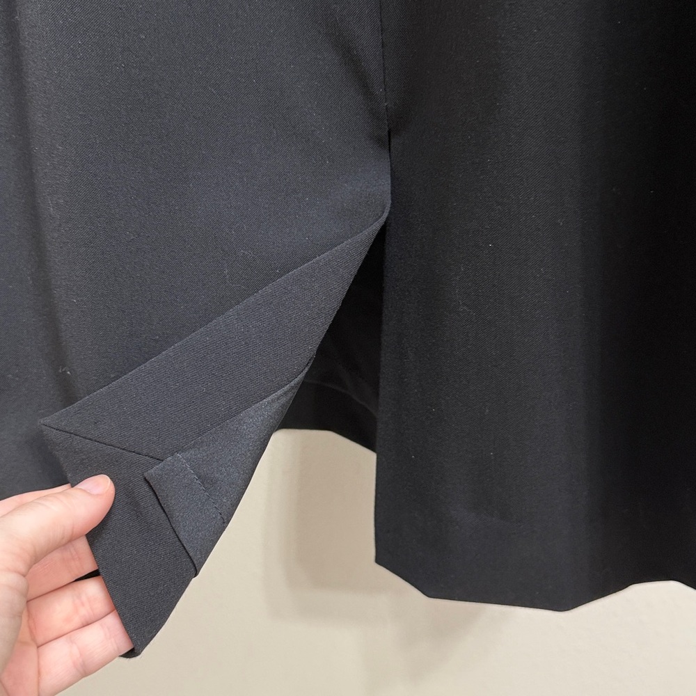 Women’s White House Black Market Black Pencil Skirt. Size 4. - Picture 9 of 13